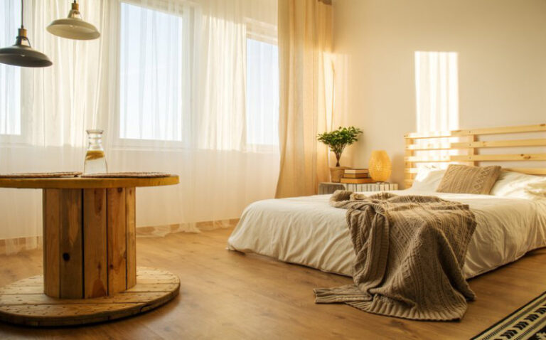 How Lighting Affects Interior Paint Colours